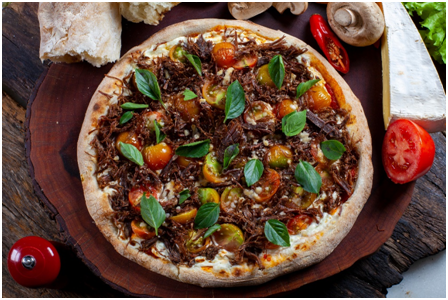Pizza à moda brasileira: experimente a receita com Carne de Sol do Divino Fogão para celebrar o dia da pizza