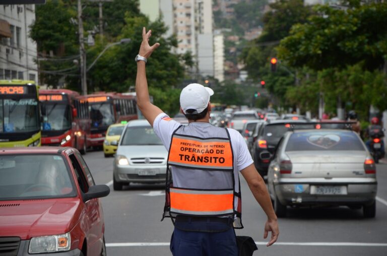 Rua no Centro de Niterói ganha novo sentido e mudança no acesso rua-no-centro-de-niteroi-ganha-novo-sentido-e-mudanca-no-acesso