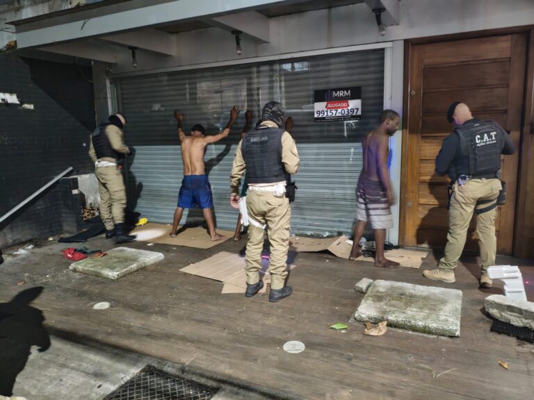 guarda-municipal-de-niteroi-prende-tres-homens-que-assaltaram-casa-em-santa-rosa
