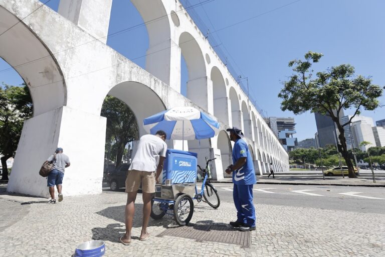 cedae-mantem-hidratacao-gratuita-nas-ruas-nesta-terca-feira-(13/1)