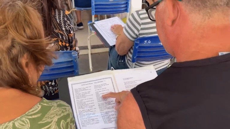 Prefeitura de Maricá oferece aula canto e leva saúde e bem-estar a idosos de Itaipuaçu prefeitura-de-marica-oferece-aula-canto-e-leva-saude-e-bem-estar-a-idosos-de-itaipuacu