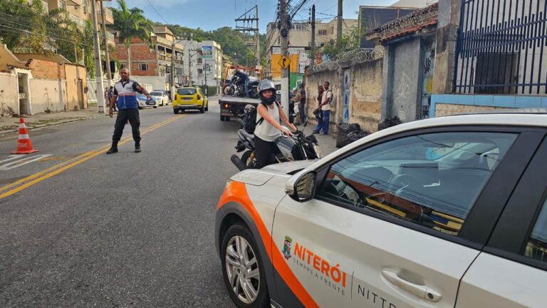 prefeitura-de-niteroi-realiza-acao-integrada-contra-motos-barulhentas-no-fonseca