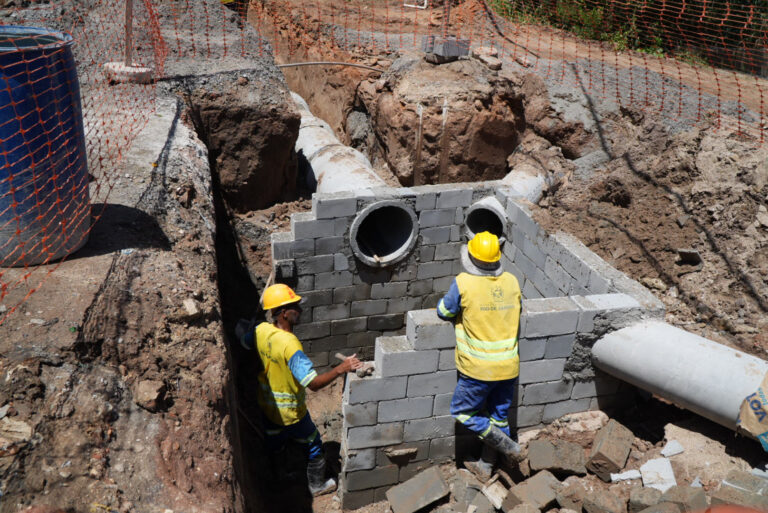 obras-de-drenagem-tem-inicio-na-estrada-do-sape,-em-santa-izabel