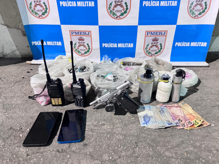 policia-militar-apreende-armas,-drogas-e-granadas-em-operacao-em-marica