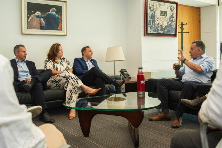 Prefeito de Niterói (RJ) é recebido pelo presidente do Uruguai prefeito-de-niteroi-(rj)-e-recebido-pelo-presidente-do-uruguai