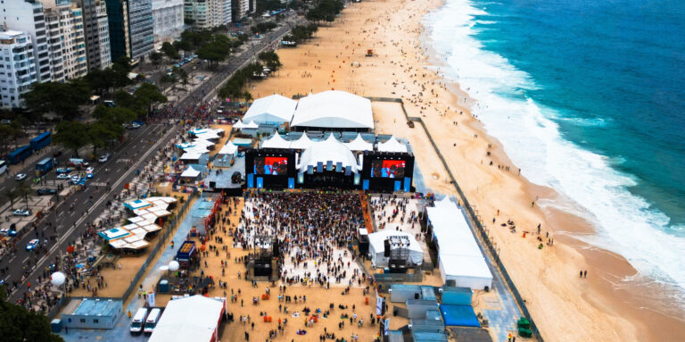 FAN FEST RIO CAPITAL DO CARNAVAL RETOMA AGENDA DE SHOWS E OFICINAS DE SAMBA EM COPACABANA fan-fest-rio-capital-do-carnaval-retoma-agenda-de-shows-e-oficinas-de-samba-em-copacabana