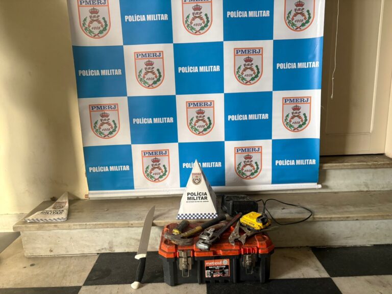 policia-militar-prende-suspeitos-de-furto-a-comercio-no-centro-de-niteroi