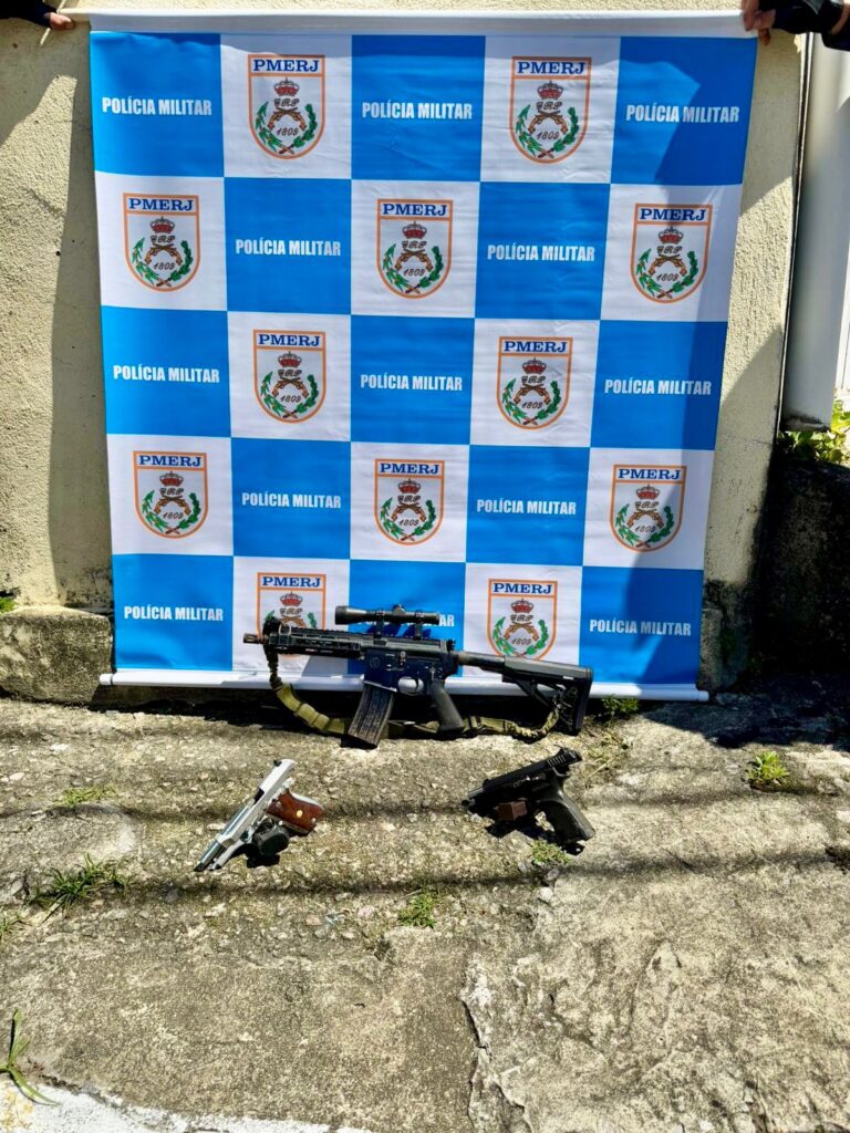 Polícia prende liderança do tráfico e dois comparsas em operação no Fonseca policia-prende-lideranca-do-trafico-e-dois-comparsas-em-operacao-no-fonseca