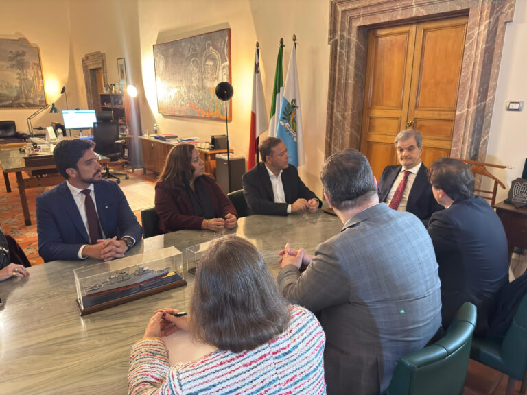 Prefeito Rodrigo Neves realiza reuniões com diretorias mundiais da ENEL e da TIM prefeito-rodrigo-neves-realiza-reunioes-com-diretorias-mundiais-da-enel-e-da-tim