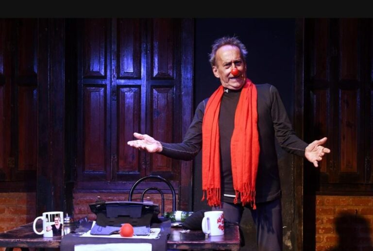 david-pinheiro-estende-temporada-do-espetaculo-“e-o-otimismo-que-faz-o-besouro-voar”