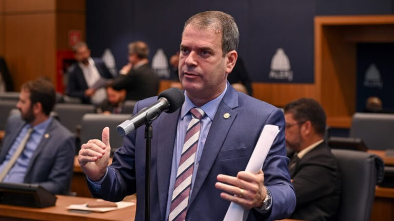 estacao-maracana-do-metro-pode-receber-o-nome-‘rei-pele’