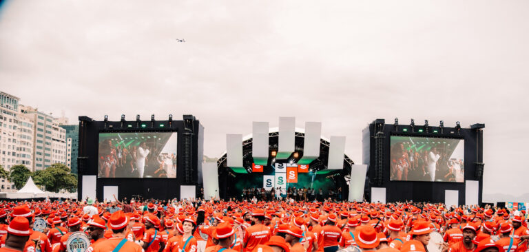 fan-fest-rio-capital-do-carnaval-encerra-programacao-em-copacabana-com-shows-de-xande-de-pilares,-iza-e-gloria-groove-nesta-sexta-feira-(20)