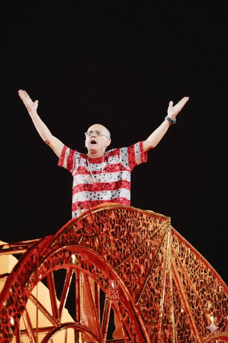 Unidos do Viradouro, com o título de tetracampeã, desfila em Niterói unidos-do-viradouro,-com-o-titulo-de-tetracampea,-desfila-em-niteroi