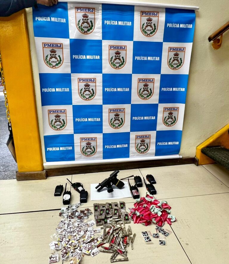 policia-militar-prende-quatro-suspeitos-por-trafico-de-drogas-em-niteroi