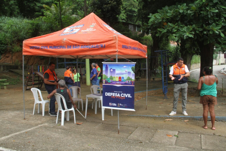 sao-goncalo-promove-o-‘defesa-civil-na-praca’-com-moradores-do-zumbi