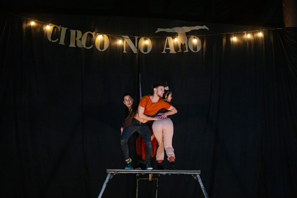 Companhia Circo no Ato realiza evento circense com festa julina na Fundição Progresso 27 Espetaculo