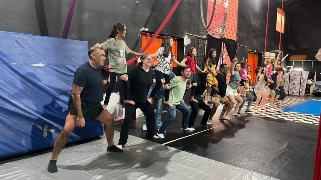 Companhia Circo no Ato realiza evento circense com festa julina na Fundição Progresso 25 Oficina 04