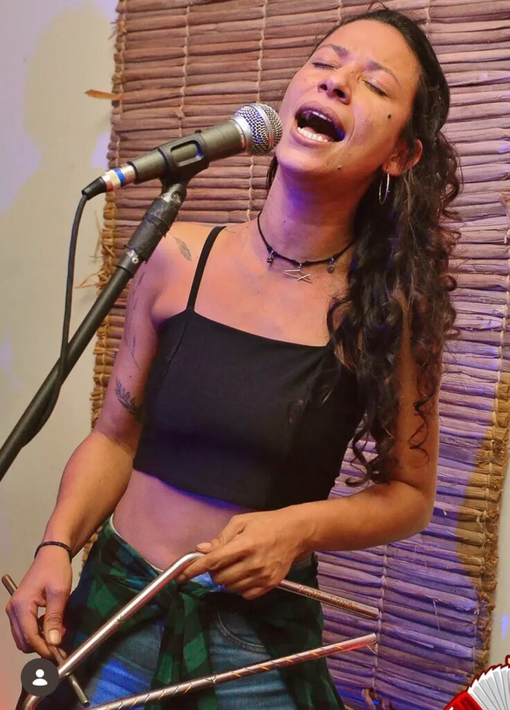 Arraiá de Santa Rosa reúne música, gastronomia e tradição em três dias de festa em Niterói 45 Potyra Castro