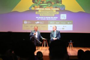 Prefeito Rodrigo Neves destaca parceria com a UFF e importancia da ciencia na construcao de politicas publicas durante a SBPC Foto Luciana Carneiro 3