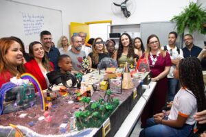 Secretária nacional do MCTI visita laboratórios em escola municipal e Plataforma Urbana Digital de Santa Bárbara 134 Visita da secretaria nacional do MCTI Germana Coriolano na Escola Municipal Rachide da Gloria Salim Saker %E2%80%93 Foto Leonardo Fonseca 2