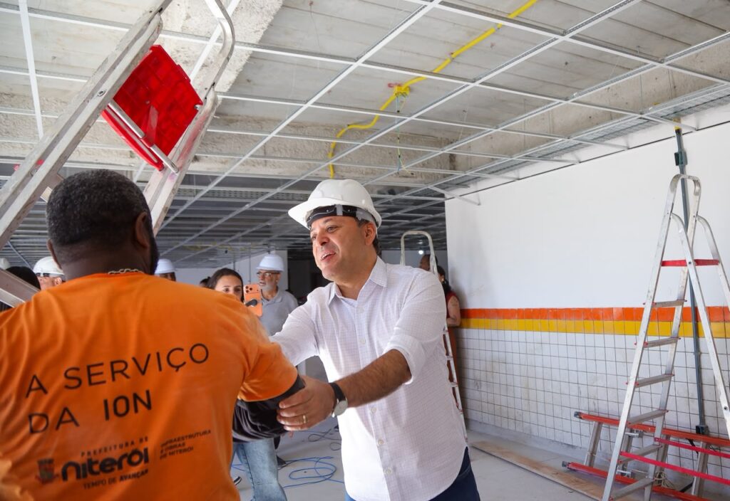 Prefeito Rodrigo Neves vistoria implantação do Supercentro de Exames e obras de nova escola na Região Oceânica 150 WhatsApp Image 2026 07 22 at 14.19.02 1