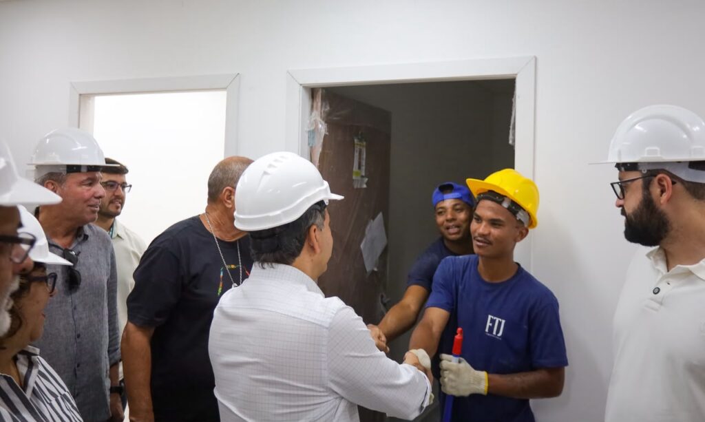 Prefeito Rodrigo Neves vistoria implantação do Supercentro de Exames e obras de nova escola na Região Oceânica 146 WhatsApp Image 2026 07 22 at 14.36.12 1