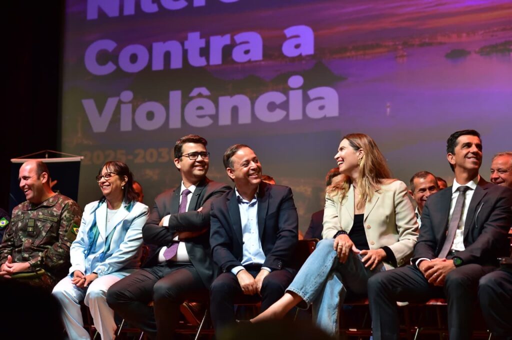Prefeitura de Niterói lança segunda fase do Pacto Niterói Contra a Violência com foco na redução de roubos e mortes violentas Prefeitura de Niterói lança segunda fase do Pacto Niterói Contra a Violência com foco na redução de roubos e mortes violentas