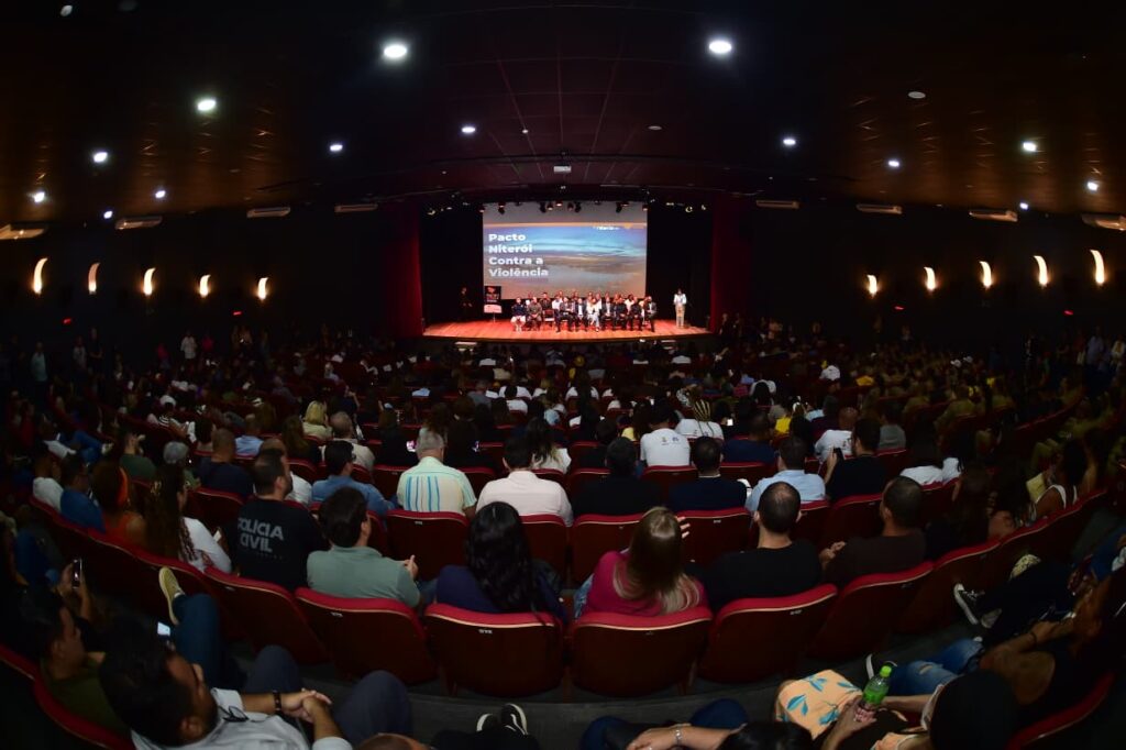 Prefeitura de Niterói lança segunda fase do Pacto Niterói Contra a Violência com foco na redução de roubos e mortes violentas Prefeitura de Niterói lança segunda fase do Pacto Niterói Contra a Violência com foco na redução de roubos e mortes violentas